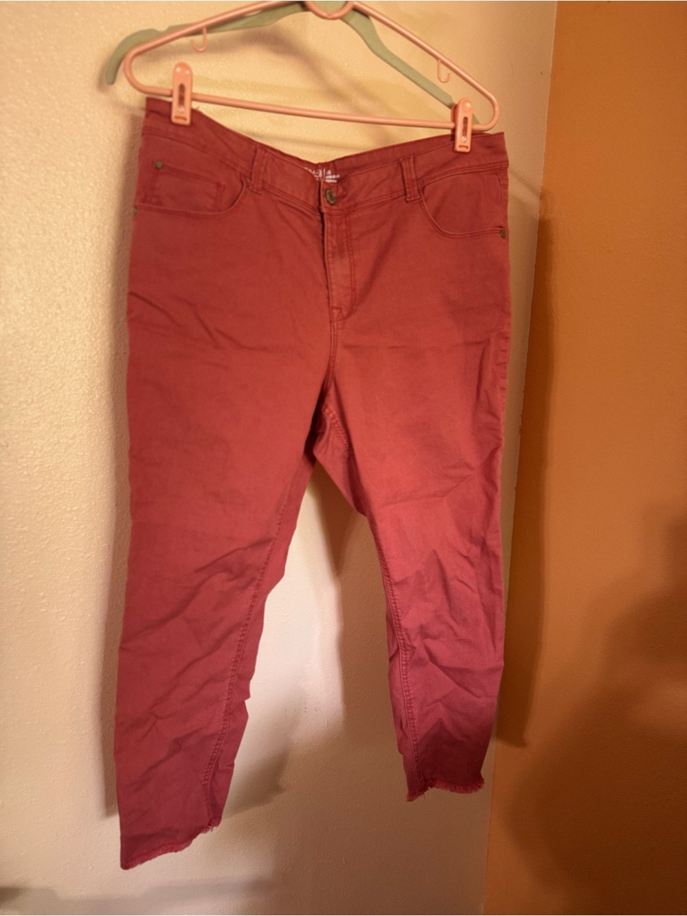 Time and Tru Cropped High-Rise Jeans in Rusty Rose
